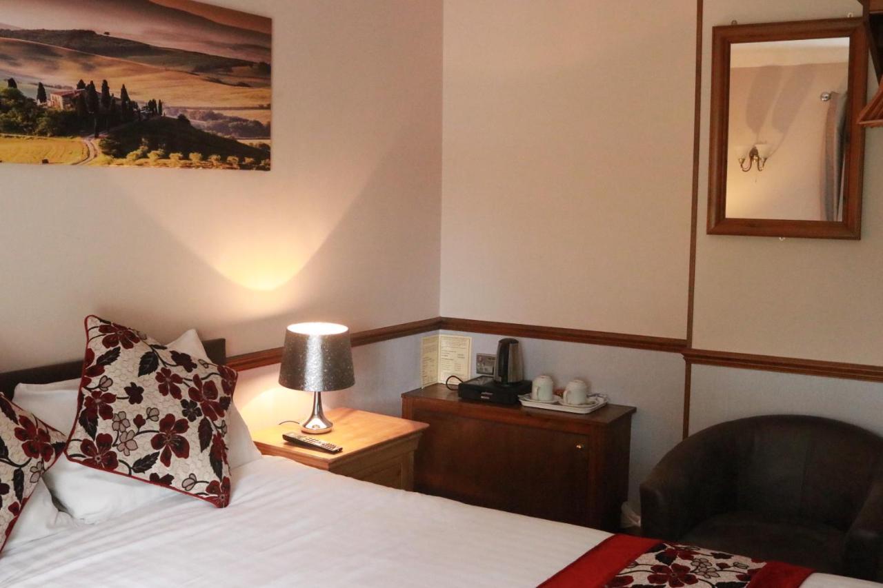 Lion&Fiddle Hotel Trowbridge Eksteriør billede